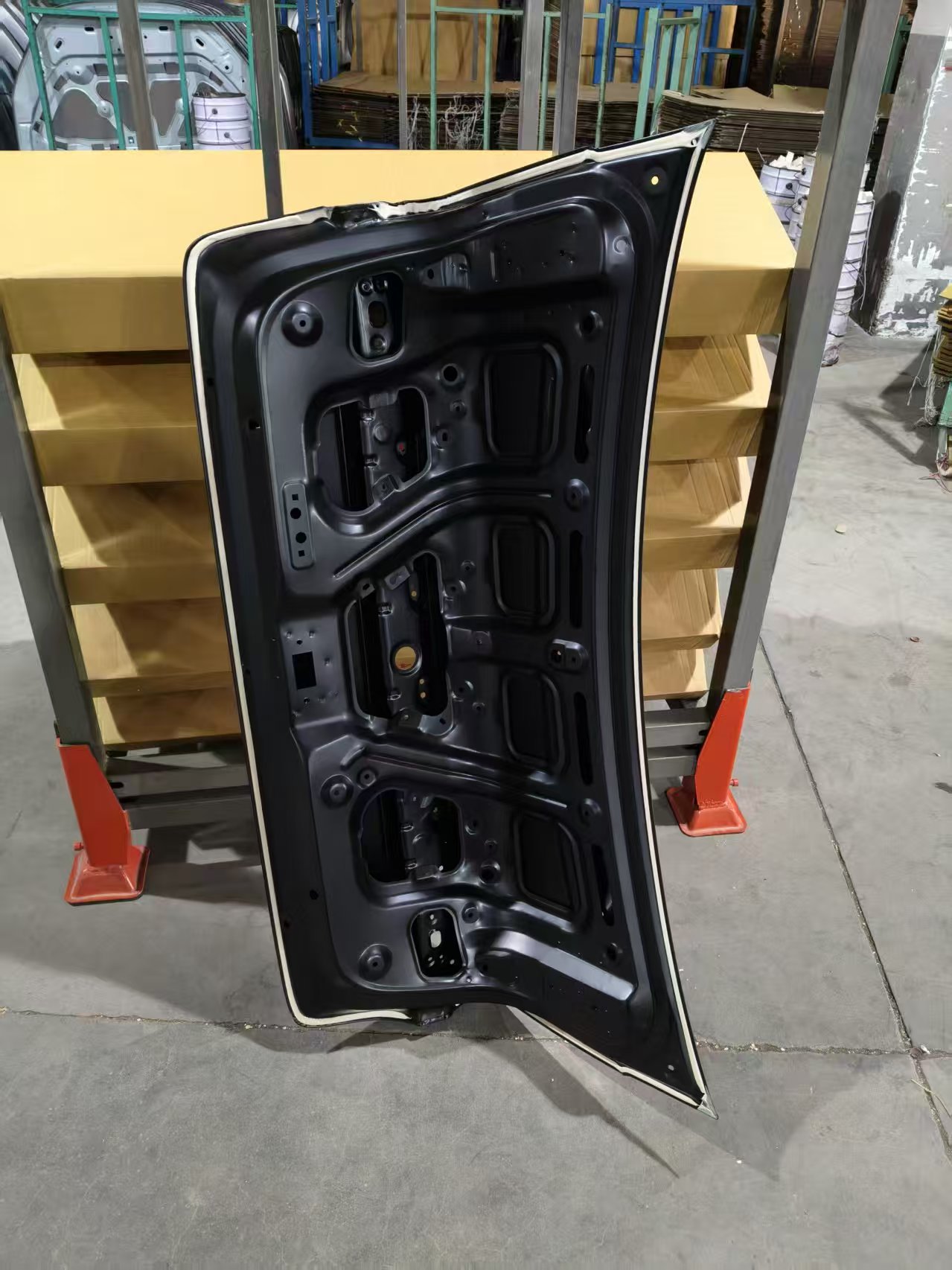 Capac portbagaj din oțel KIA K4 24